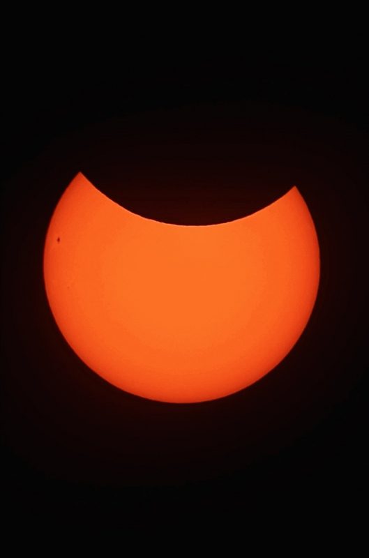 Observación pública del eclipse parcial de Sol en León.