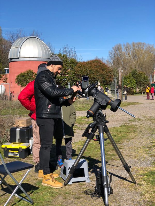 Observación pública del eclipse parcial de Sol en León.