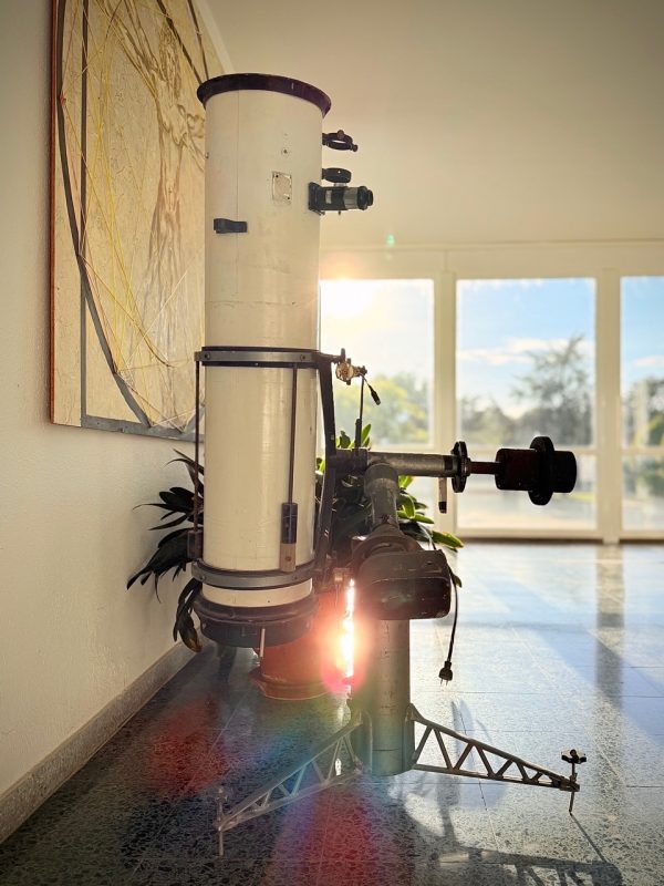Acto de inauguración de la placa del observatorio astronomíco "José María Pérez Gómez de Tejada" en el instituto Padre Isla.