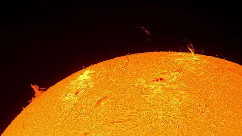 El Sol, por Xuasús González
