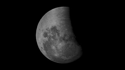 El eclipse de Luna, por Xuasús González