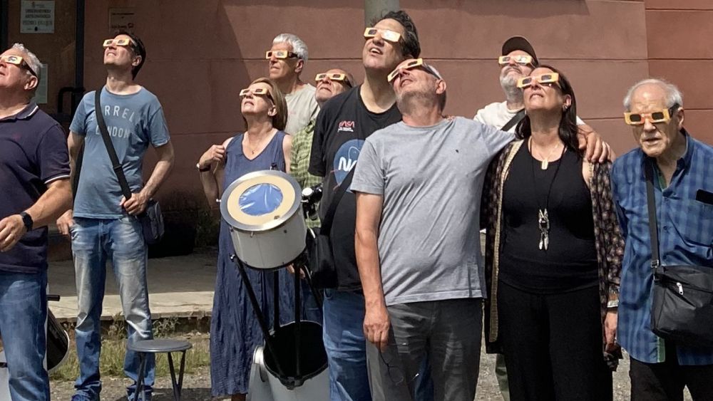 El trío de eclipses, por Xuasús González